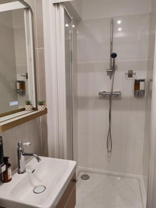 Appartement Champs Elysees Paris Exterior photo